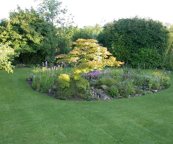 Nasser Rasen ohne Ende – mach dich mal locker, Boden! - Mauk Gartenwelt