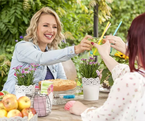 - Sonnenschutz für den Garten – mit Schirm, Charme und Segel!  - Sonnenschutz für den Garten – mit Schirm, Charme und Segel!