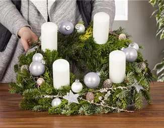 Adventskranz selbst gestalten – Weihnachtsstimmung genießen Adventskranz selbst gestalten – Weihnachtsstimmung genießen