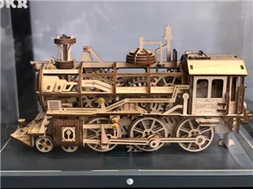 L/B/H: 37 x 12 x 18,5 cm - Robotime Lokomotive