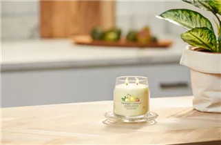 Medium Jar 368 g Yankee Candle - Iced Berry Lemonade Medium Jar 368 g Yankee Candle - Iced Berry Lemonade