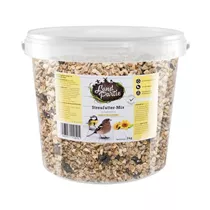 LandPartie Vogelfutter - Streufuttermix schalenlos im Eimer 5L 3kg LandPartie Vogelfutter - Streufuttermix schalenlos im Eimer 5L 3kg